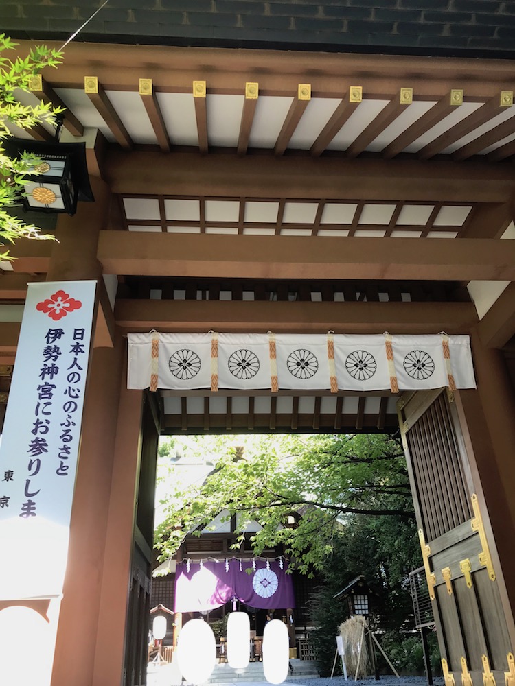 東京都千代田区にある東京大神宮は恋愛成就の神社